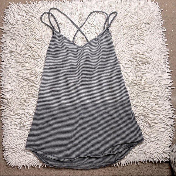 LULULEMON Breezy Tank in Divided Stripe Heathered Light to Dark Grey / Slate 2 - Picture 9 of 14